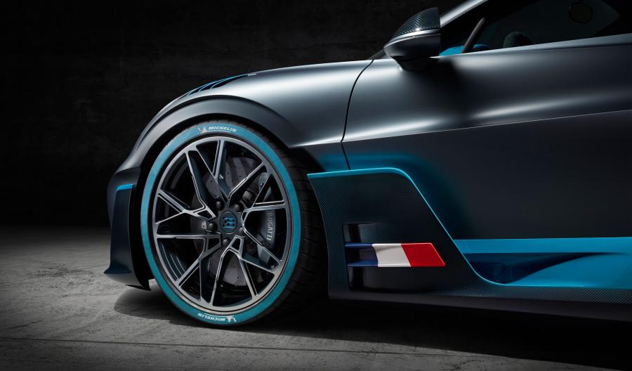 Детали экстерьера Bugatti Divo 2018 года  (фото 8 из 46)